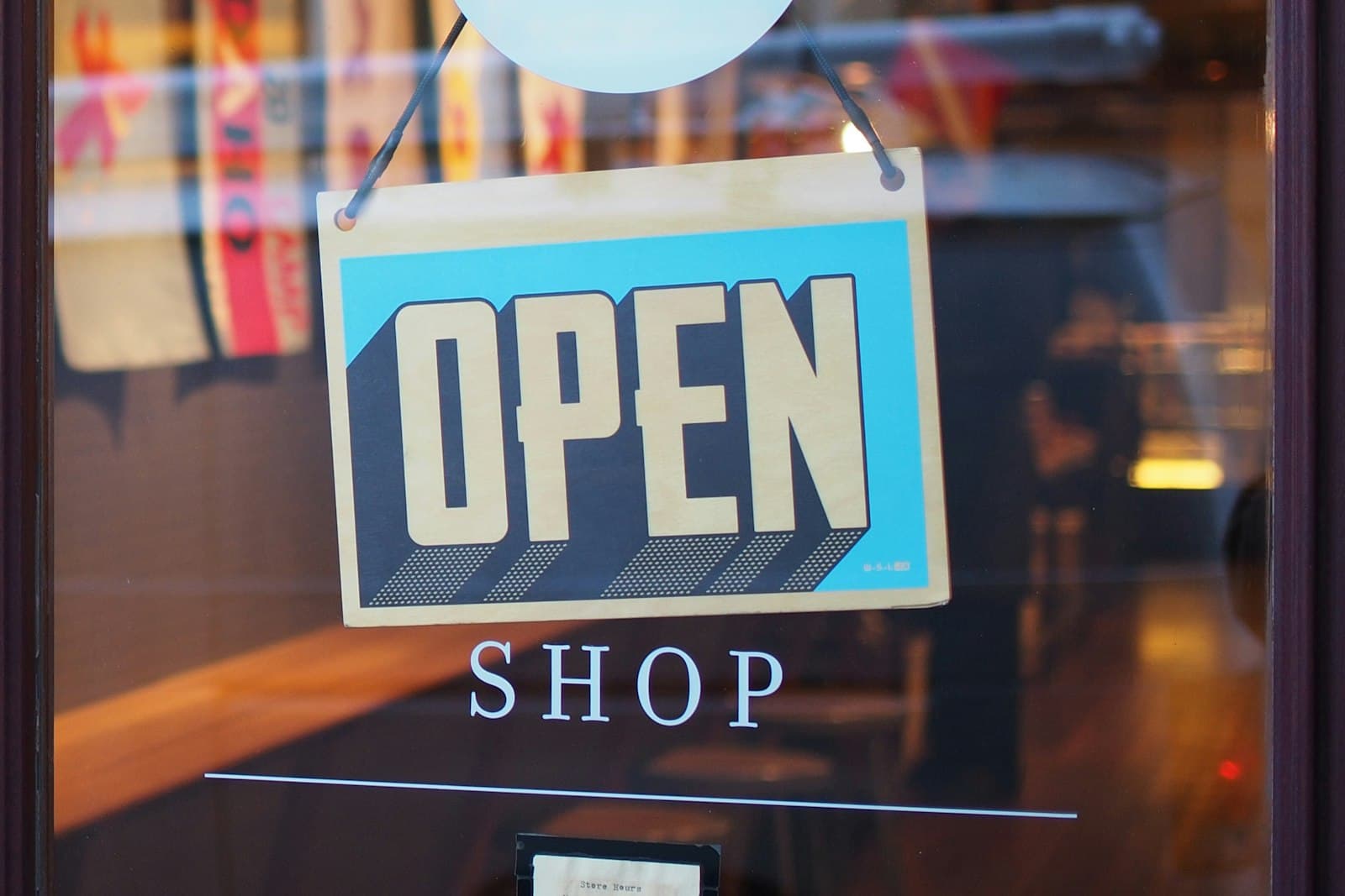 Retail merchandising and franchise growth planning on the shop floor
